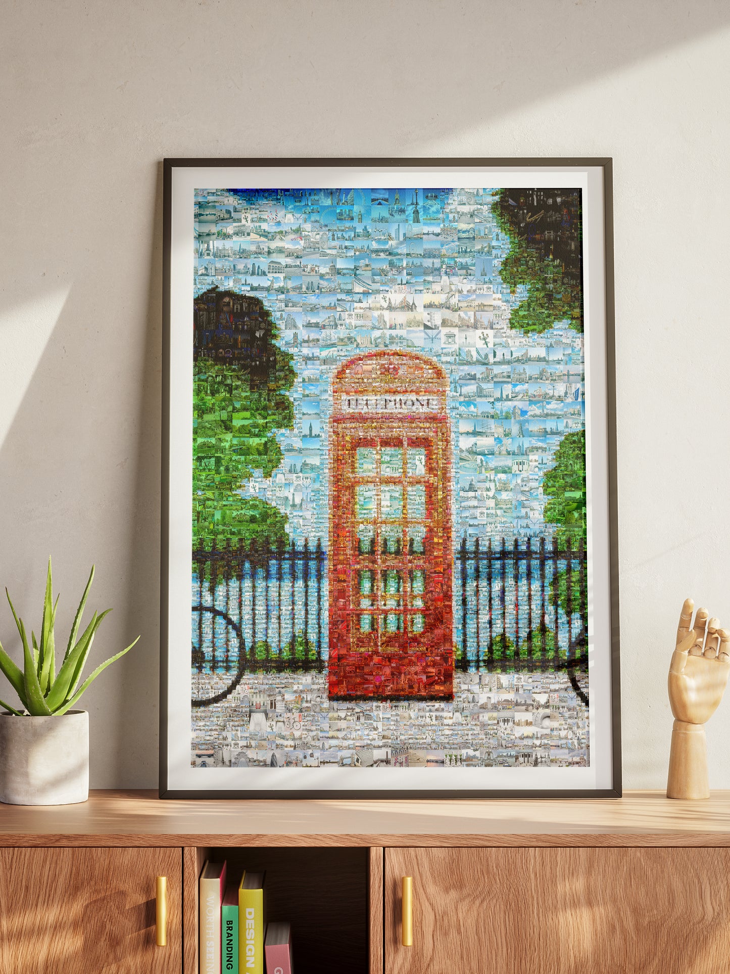 London Mosaic Art: Iconic Red Telephone Box in Stunning Detail | Unique Wall Decor AtelierMosaics