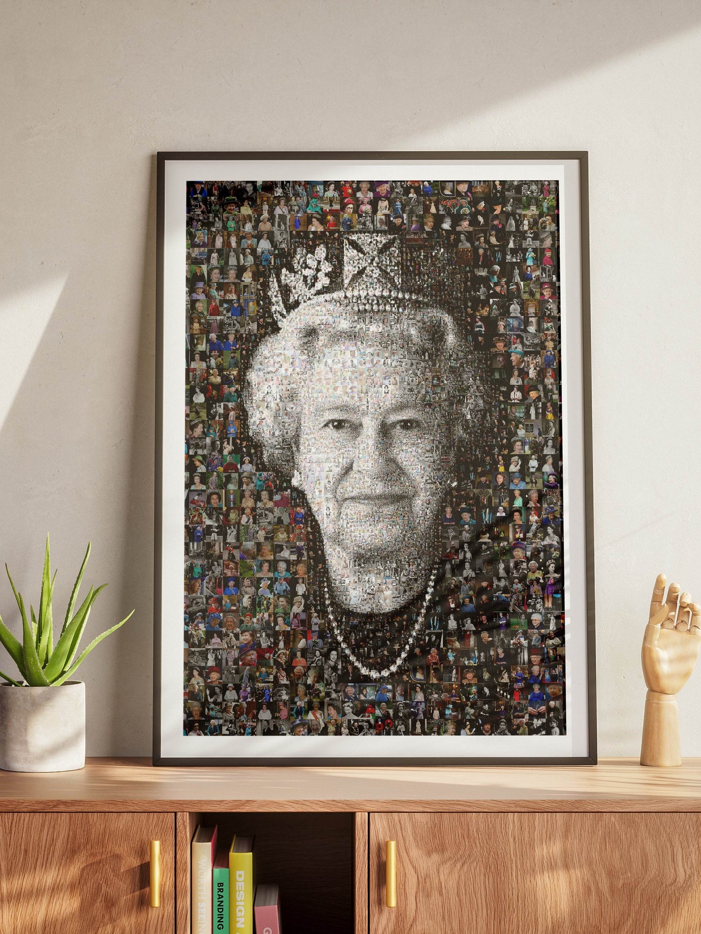 Elegant Mosaic Artwork of Queen Elizabeth II – Timeless Royal Portrait for Home Decor AtelierMosaics